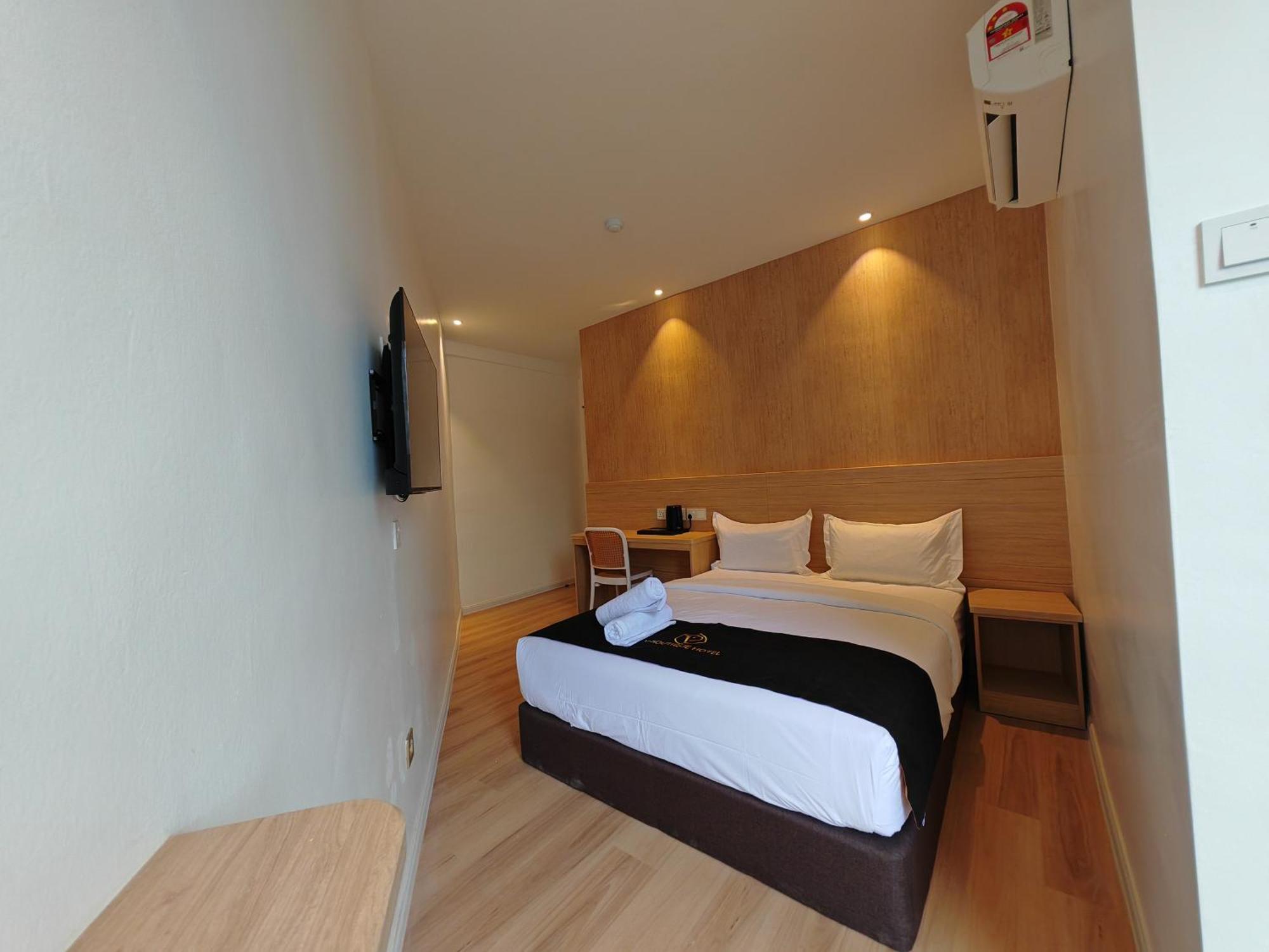 V Boutique Hotel Серембан  Экстерьер фото